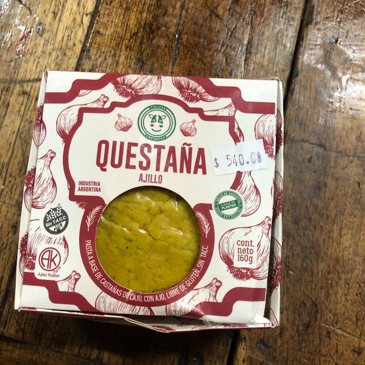 photo of Felices Las Vacas Questaña Queso Vegano al Ajillo shared by @pilischoenfeld on  27 Sep 2021 - review