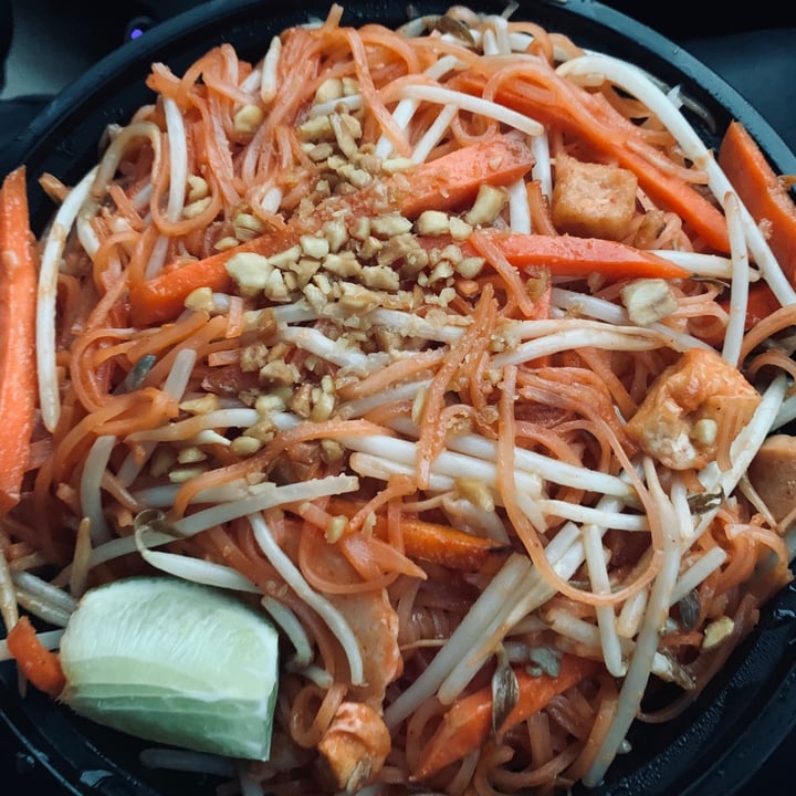 photo of Tenon Vegan Sushi Pad Thai shared by @alternativevegan on  22 Feb 2021 - review