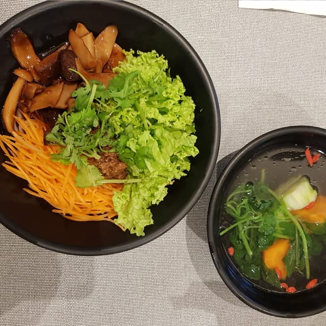 菜肴“Mixed Mushroom Dry Handmade Noodles”的照片