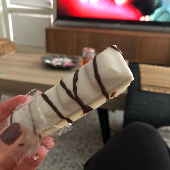 photo of LoveRaw Cre&m Wafer Bar White Choc shared by @jaffi on  23 Oct 2021 - review