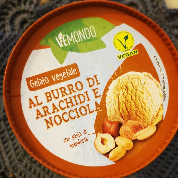photo of Vemondo Gelato al burro di arachidi e nocciola shared by @aston on  01 May 2022 - review