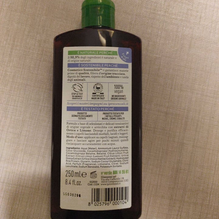 photo of I Provenzali Shampoo Erboristico Limone e Ortica shared by @luigi96 on  14 Jan 2022 - review