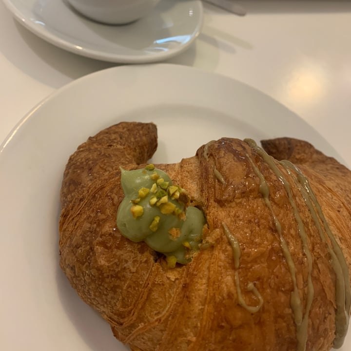 photo of Ratatouille Vegan Food Croissant Al Pistacchio shared by @catortorella on  25 Nov 2021 - review