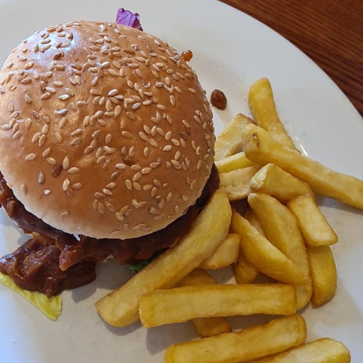 review photo of Kings Corner Derby Moving Mountains Burger shared by @fxrrah on 23 Sep 2020 - review