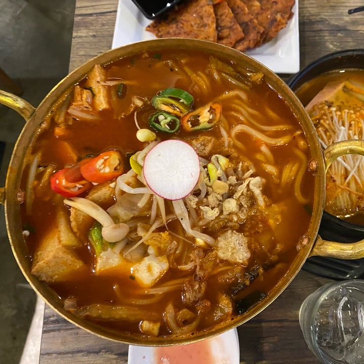photo of Daehwa Vegetarian 짬뽕 Jjampong (Spicy Noodle Soup) shared by @piggy-egg on  23 Jul 2022 - review