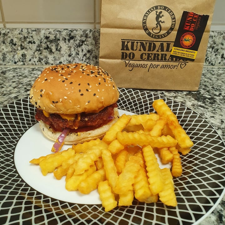 review photo of Kundalini do Cerrado vegano Cheese Bacon Burger shared by @malutorres on 15 Aug 2021 - review