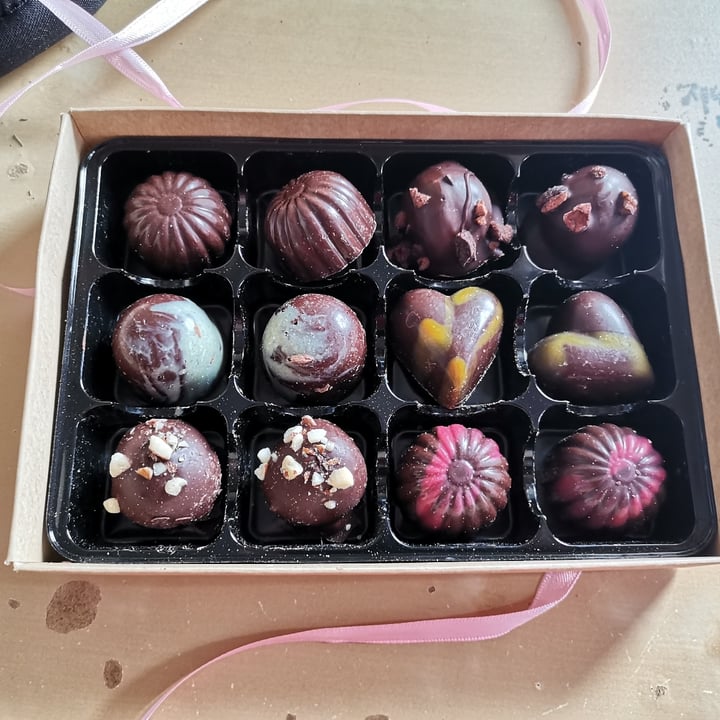 review photo of Vegan Delights Healthy Box shared by @teresaacsf on 17 Apr 2021 - review