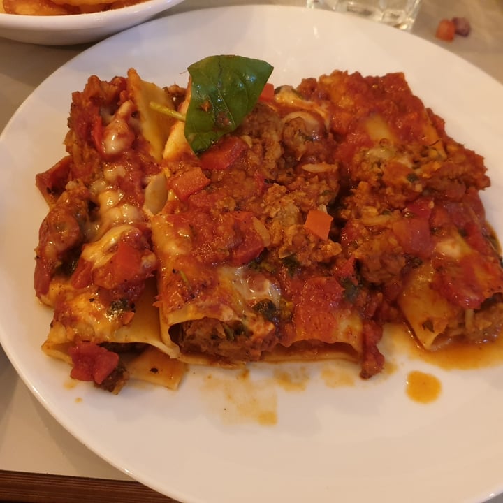 review photo of חומוס Hummus Bar לזניה בולונז shared by @edengabay on 15 Dec 2020 - review