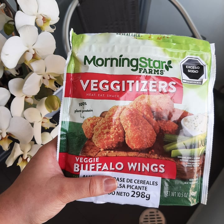photo of MorningStar Farms Veggitizers Veggie Buffalo Wings shared by @camilapardo on  10 Dec 2021 - review