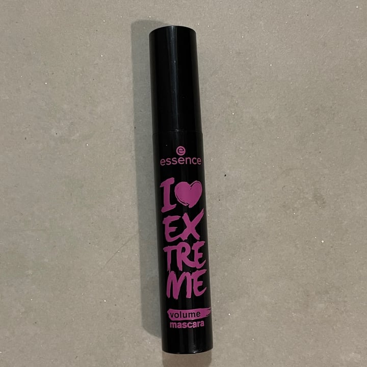 photo of Essence  I Love Extreme Volume Mascara shared by @thehumblechickpea on  26 Jul 2021 - review
