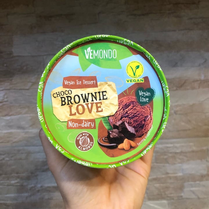 photo of Vemondo  Gelato Chocolate Brownies shared by @nenermind on  08 Aug 2022 - review