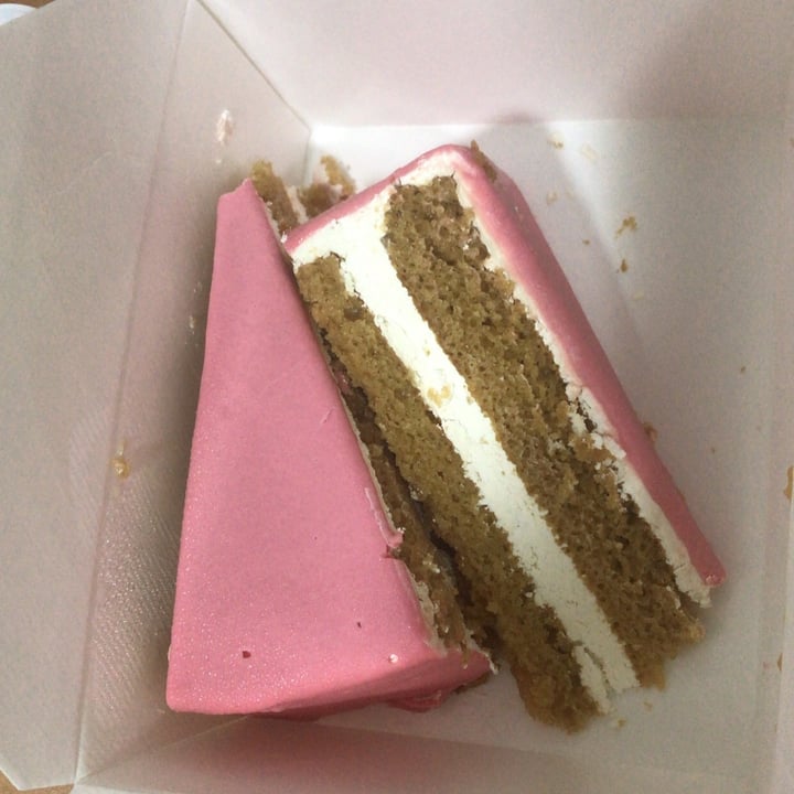 review photo of Freedom Cakes CAKE Pantera Rosa shared by @irequinzel on 14 Aug 2021 - review