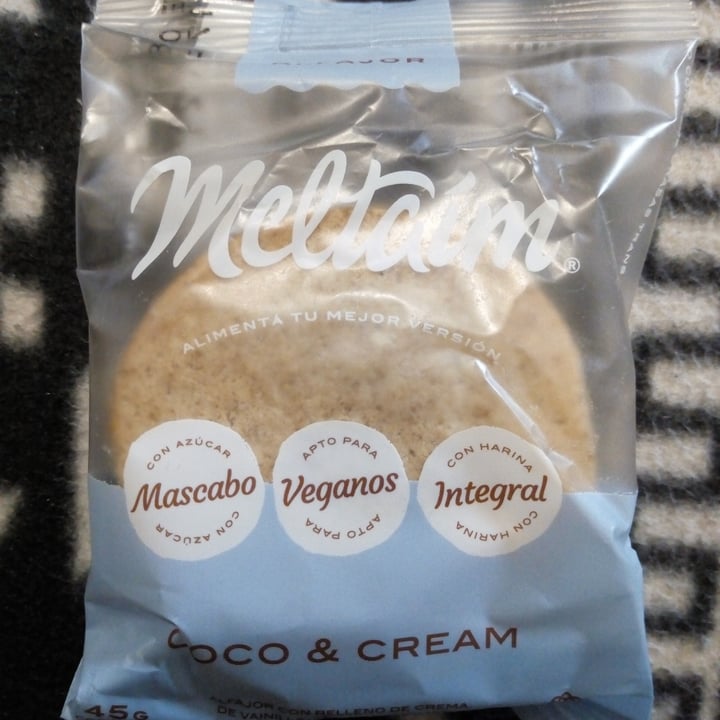 photo of Meltaím Alfajor Coco & Cream shared by @camille22 on  08 Sep 2021 - review
