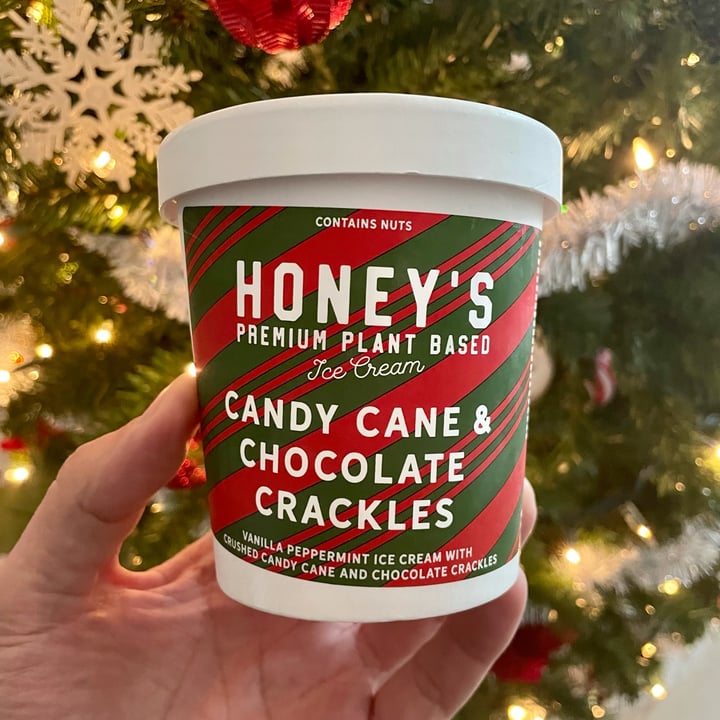 photo of Honey’s Ice Cream candy cane & chocolate crackles shared by @xdarrenx on  27 Nov 2021 - review