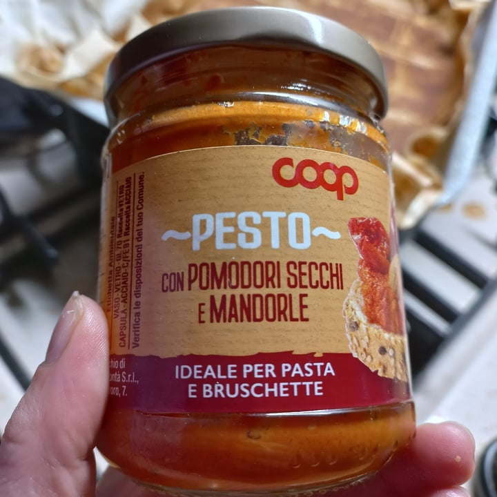 photo of Coop Pesto con pomodori secchi e mandorle shared by @vivb on  28 Sep 2022 - review