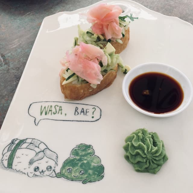 Foto del piatto “Avo & cucumber inari”