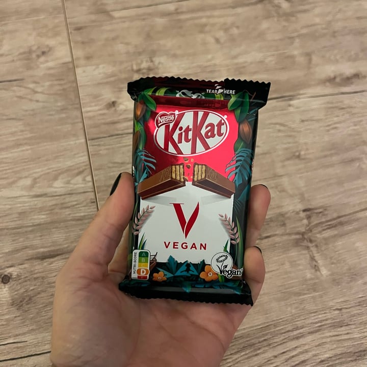 photo of Nestlé Kitkat Vegan shared by @claudiapaci on  02 Dec 2022 - review