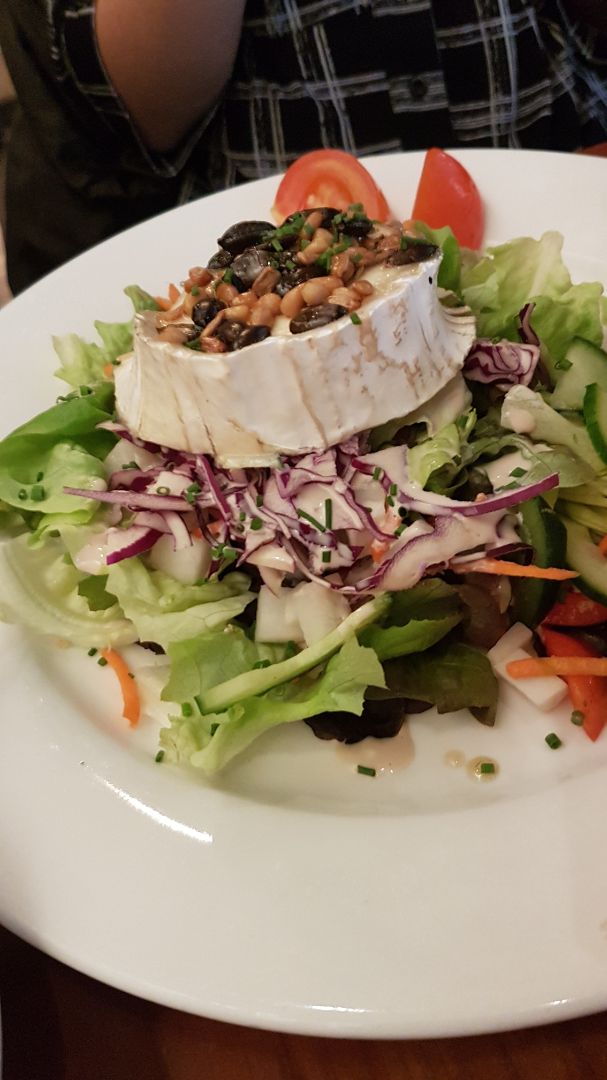 photo of van Kerkwijk Goat cheese salad shared by @jess2422 on  27 Dec 2018 - review