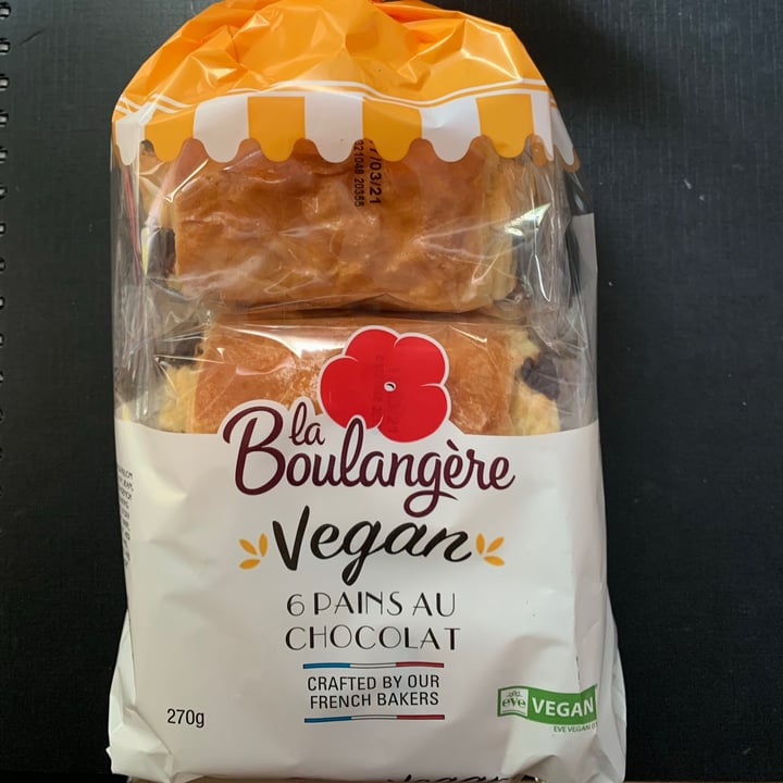 photo of La Boulangère 6 Pains Au Chocolate shared by @frogusvegan on  02 Mar 2021 - review