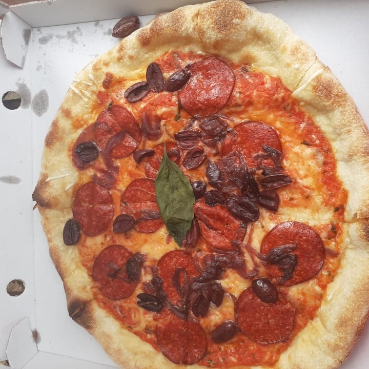 photo of New Freedom Cakes Café Pizza pepperoni picante shared by @jessvv on  26 Nov 2021 - review
