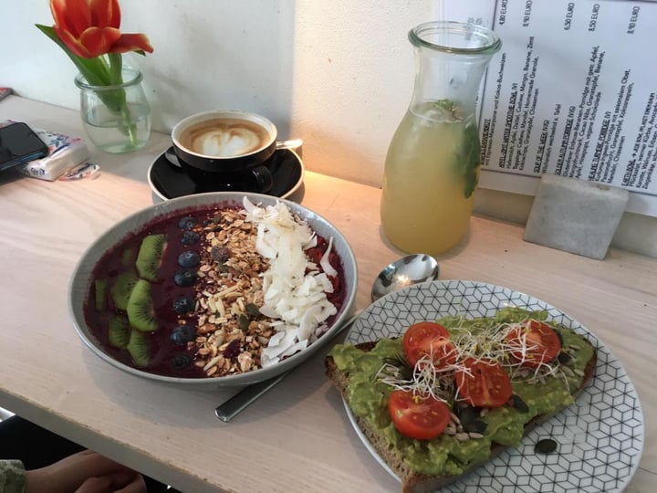 review photo of The Great Berry The Grest Berry Bowl shared by @crispytofu on 11 Mar 2020 - review