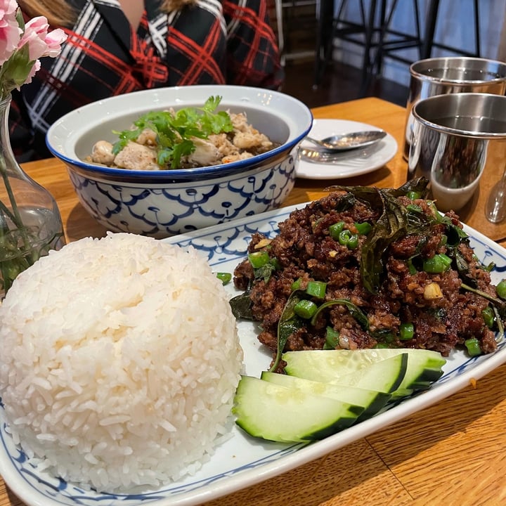 review photo of Glur Thai Impossible Foods Gra Prow shared by @kchantal on 31 Mar 2021 - review