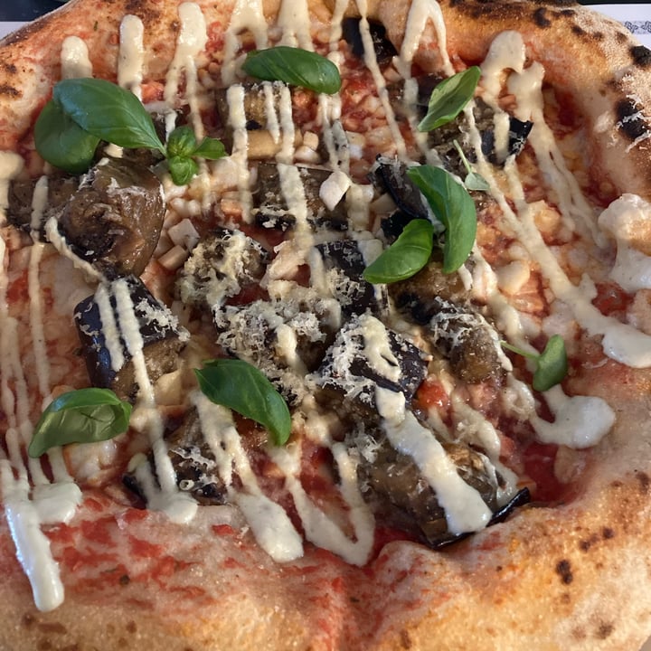 review photo of Plant A Pizza Pizza Parmigiana shared by @micheladg on 08 May 2022 - review