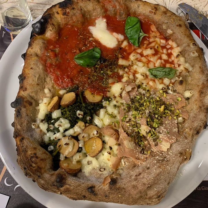 photo of Spicchi d'Autore Vegan Pizza shared by @serenacos on  20 Feb 2022 - review