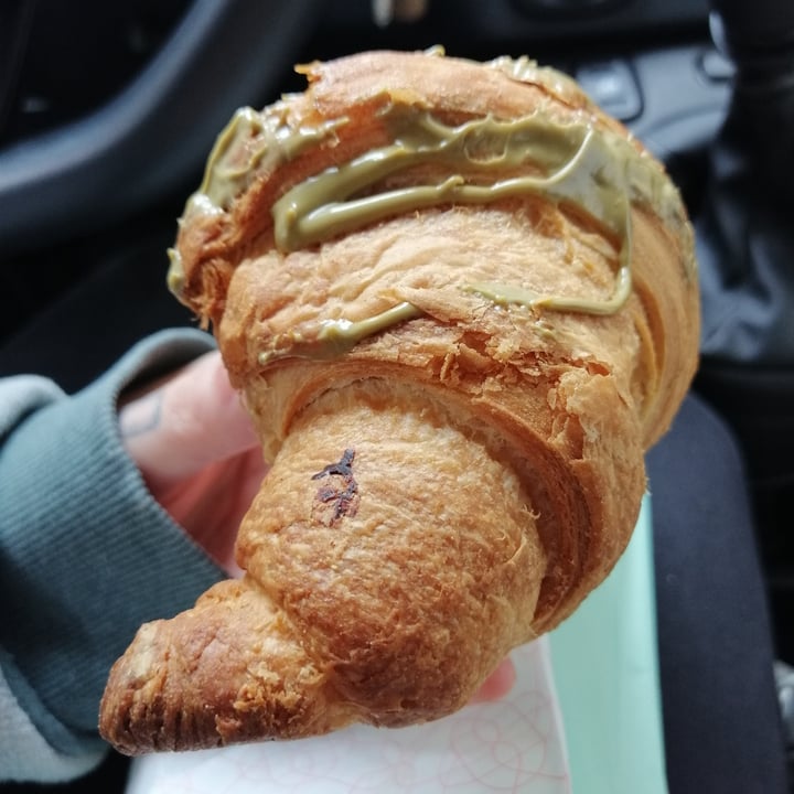 photo of Ratatouille Vegan Food Croissant Al Pistacchio shared by @manuzen on  06 Apr 2022 - review