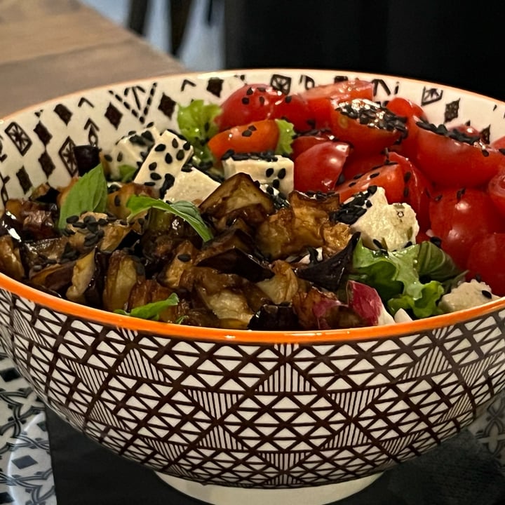 photo of Rubiu - Birrificio Artigianale e Brew Pub insalata con feta vegana shared by @lelleem on  24 Sep 2022 - review