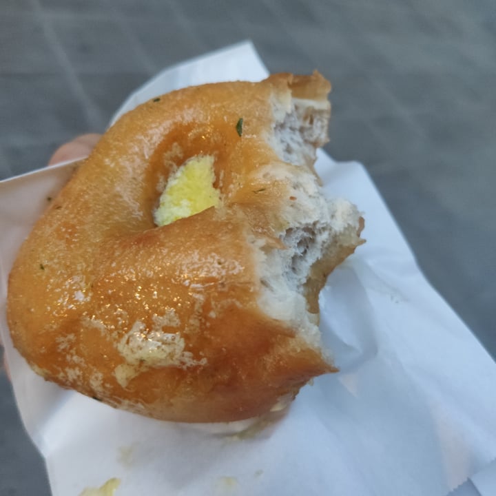 photo of Delish Vegan Doughnuts Garlic Bread shared by @aryh on  11 Nov 2020 - review