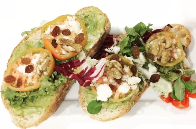 Photo of the dish “Tostada de guacamole”