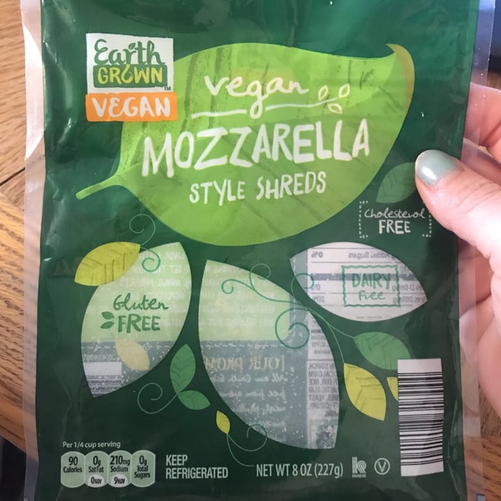 review photo of Earth Grown Vegan Mozarella Style Shreds shared by @hanrezac on 28 Mar 2019 - review