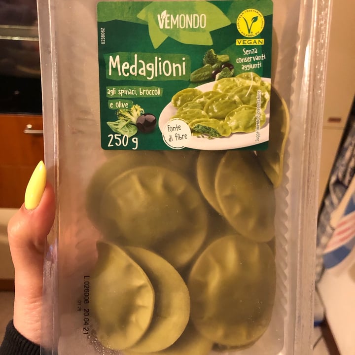 review photo of Vemondo Medaglioni Agli Spinaci, Broccoli E Olive shared by @erika00 on 31 Mar 2021 - review