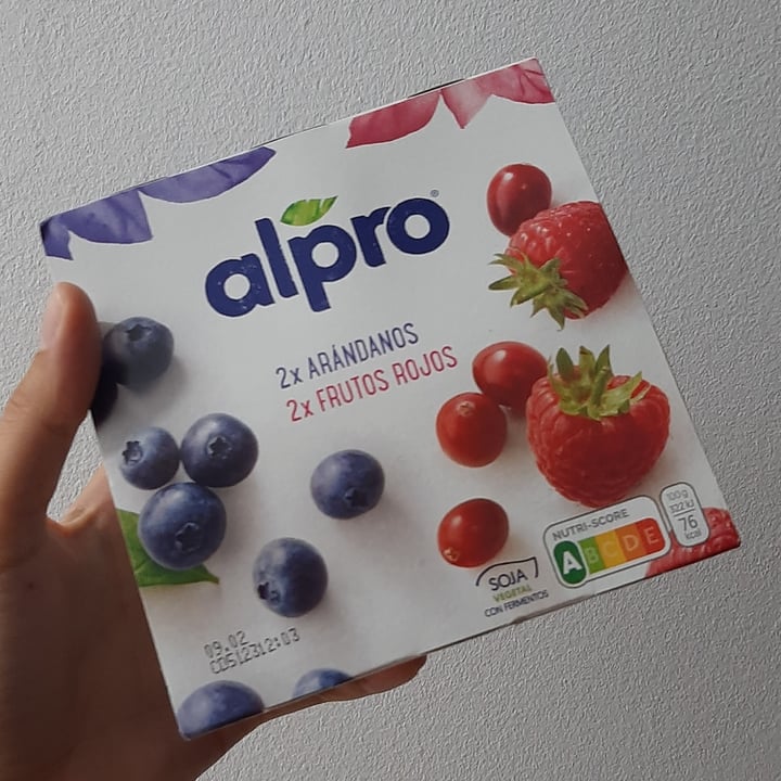 photo of Alpro 2x Arándanos 2x Frutos rojos shared by @alexandramp on  16 Jan 2022 - review