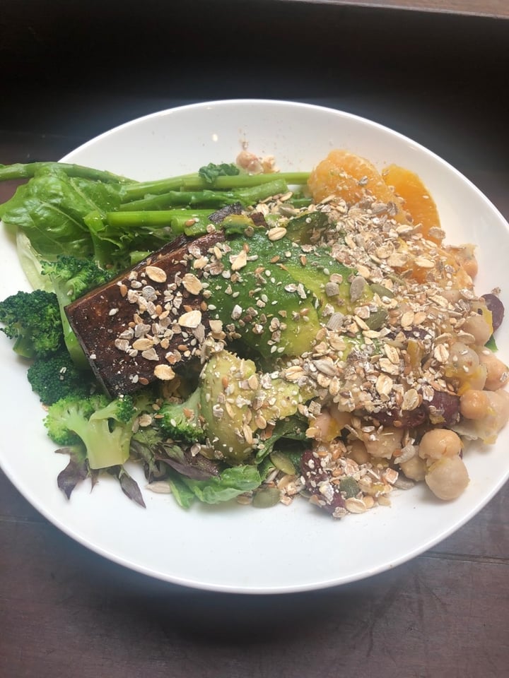 photo of Kraftwich by Swissbake Avocado & Tofu Vegan Salad shared by @delphinesupanya on  10 Mar 2020 - review
