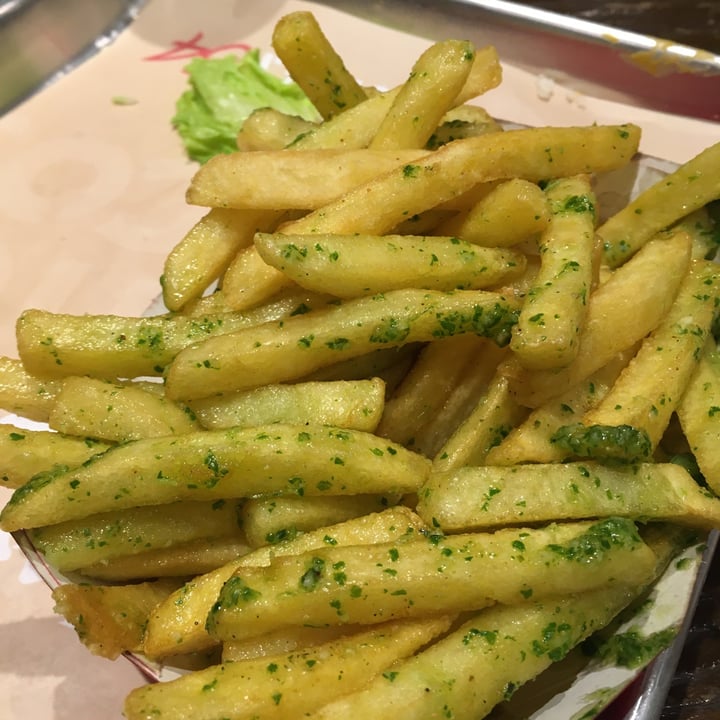 photo of Burger 54 Papas fritas con provezal shared by @lix on  27 Aug 2022 - review