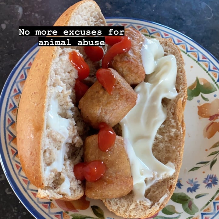 photo of Albert Heijn Vegan mini frikandel shared by @juliafelicie on  03 Oct 2021 - review