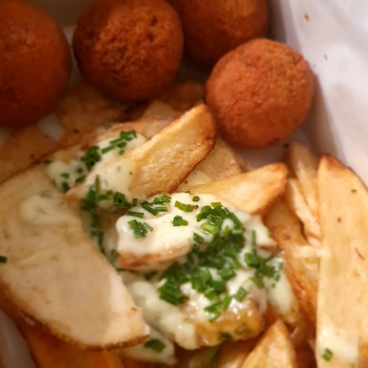 photo of Nuevo mundo (Delivery) Caja de Falafels shared by @naifdelsur on  27 Mar 2021 - review