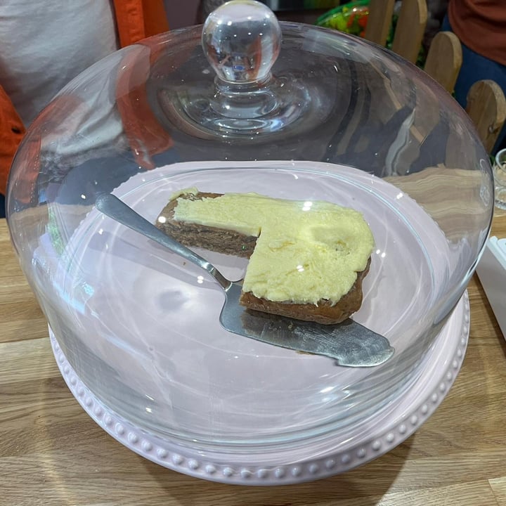 photo of Escobark's Canine Coffee House Vegan Carrot Cake shared by @whatrebeccaeats on  20 Jun 2022 - review