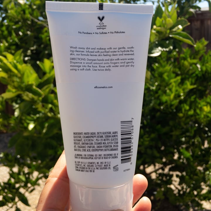 photo of e.l.f. Cosmetics Daily Face Cleanser shared by @simplidished on  01 Oct 2020 - review