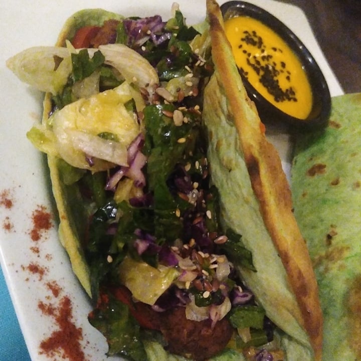 photo of Tantra Salta Restaurante Vegetariano Taco De Falafel shared by @seleneveg on  27 Jan 2022 - review
