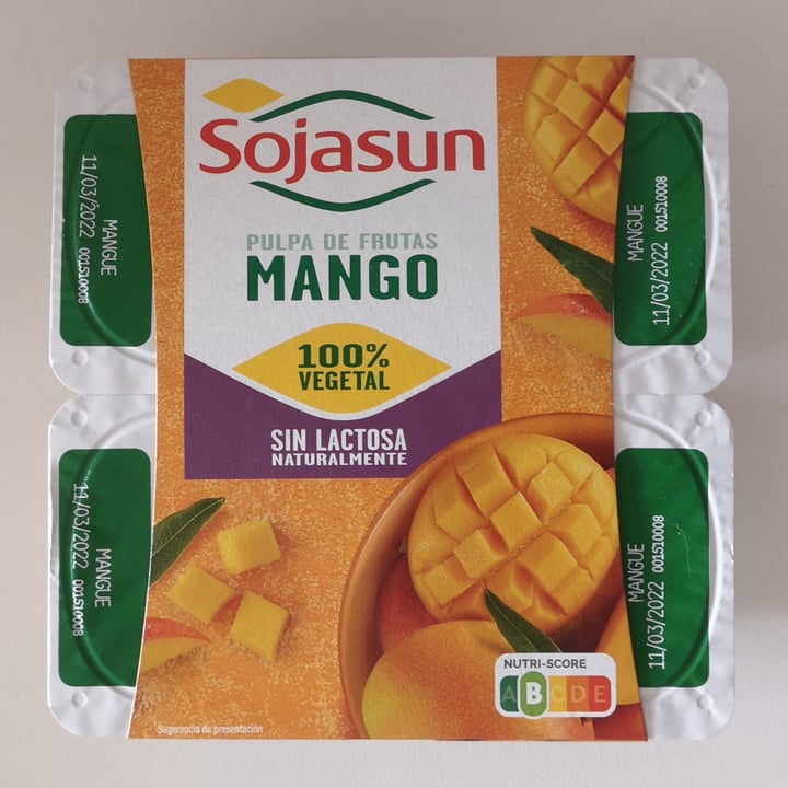 photo of Sojasun Yogur vegano con pulpa de mango shared by @coconejito on  28 Feb 2022 - review