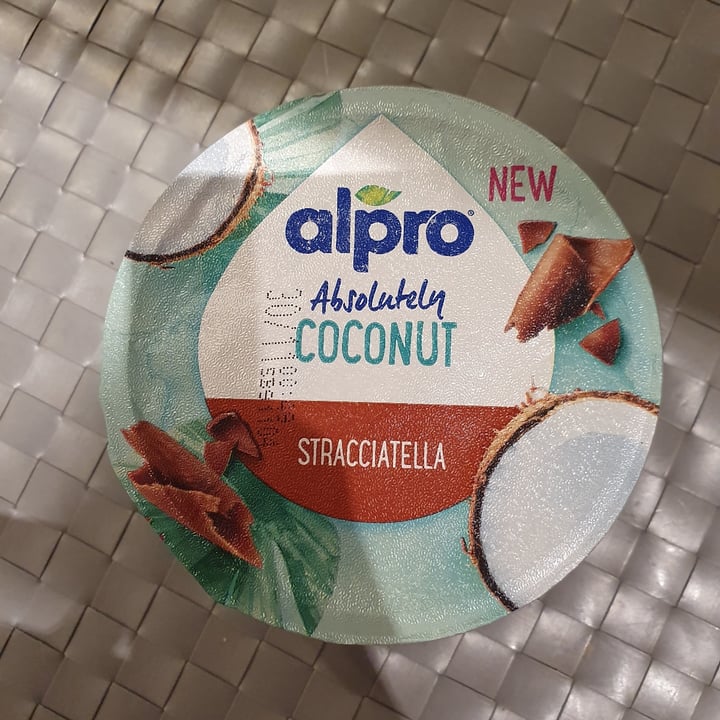 photo of Alpro yogurt al cocco con stracciatella shared by @myriad on  26 Nov 2022 - review