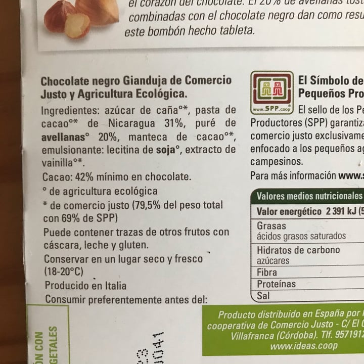 photo of Ethiquable Chocolate negro Gianduja shared by @silviascap on  29 Dec 2021 - review