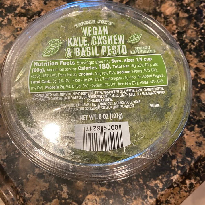 photo of Trader Joe's Vegan Kale, Cashew & Basil Pesto shared by @isa1ness on  02 May 2022 - review