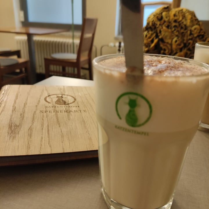 photo of Café Katzentempel Warme Milk shared by @livinginitaly on  16 Nov 2022 - review