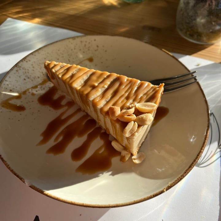 photo of Nativa Ristorante Cheesecake al burro di arachidi e caramello salato shared by @ludogalle on  23 Mar 2022 - review