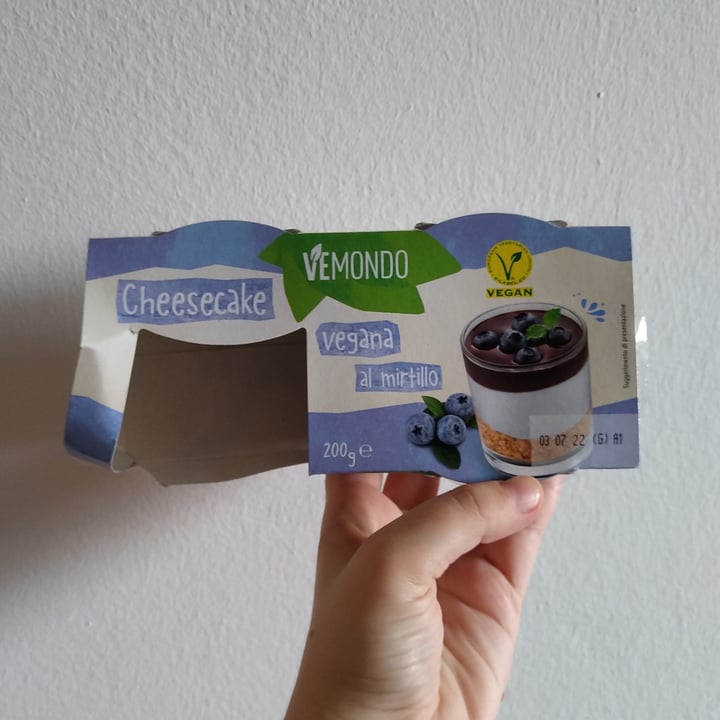 review photo of Vemondo Cheesecake vegana al mirtillo shared by @emmaboz on 16 Jun 2022 - review