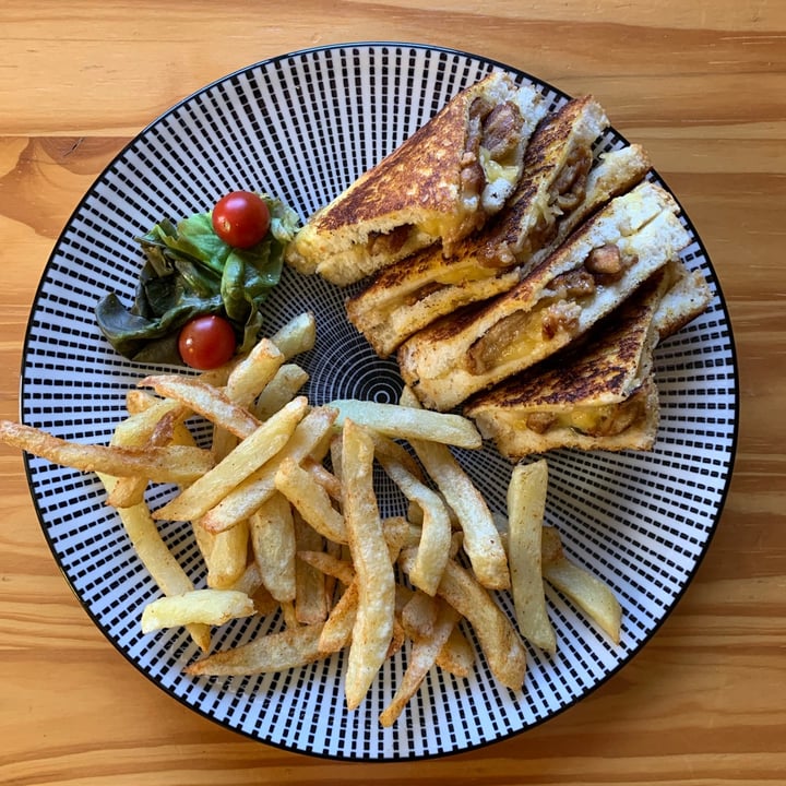 review photo of Green Thumb Nursery & Restaurant Toasted Vacon and Cheese Tramazinie shared by @kyrapape on 16 Aug 2021 - review